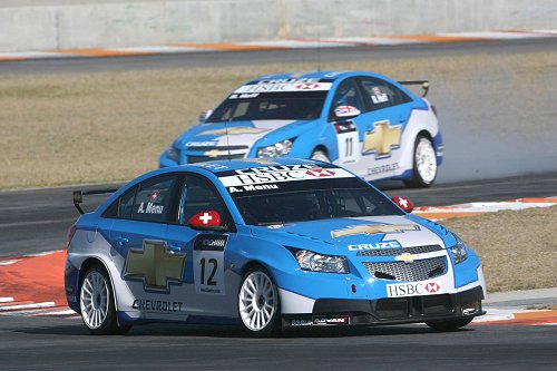 Stuntman gaat vele malen over de kop met WTCC-Chevrolet